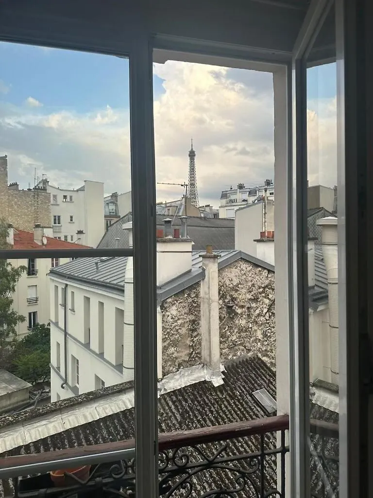 F2 Trocadero Apartment Paris France