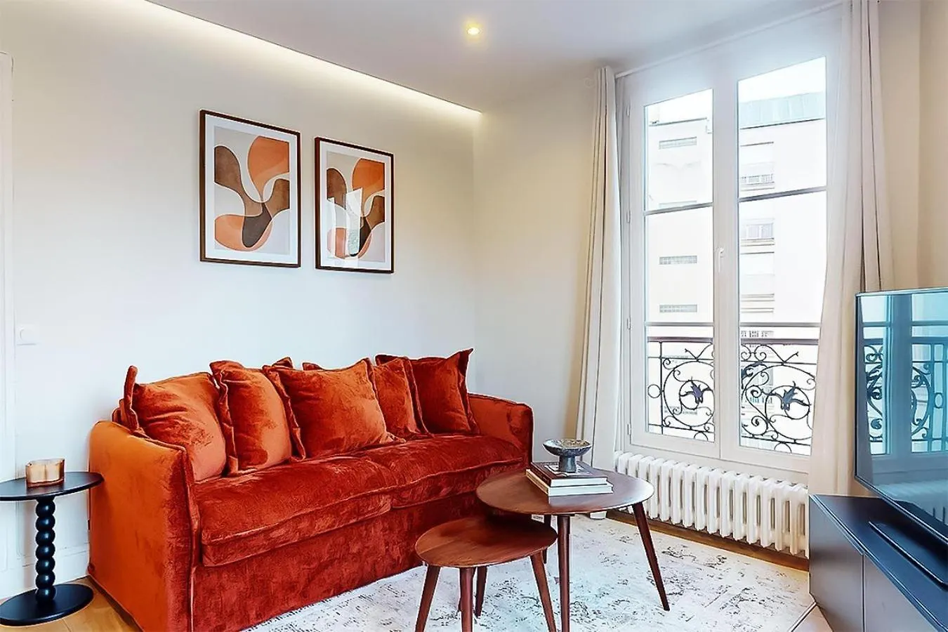 F2 Trocadero Apartment Paris