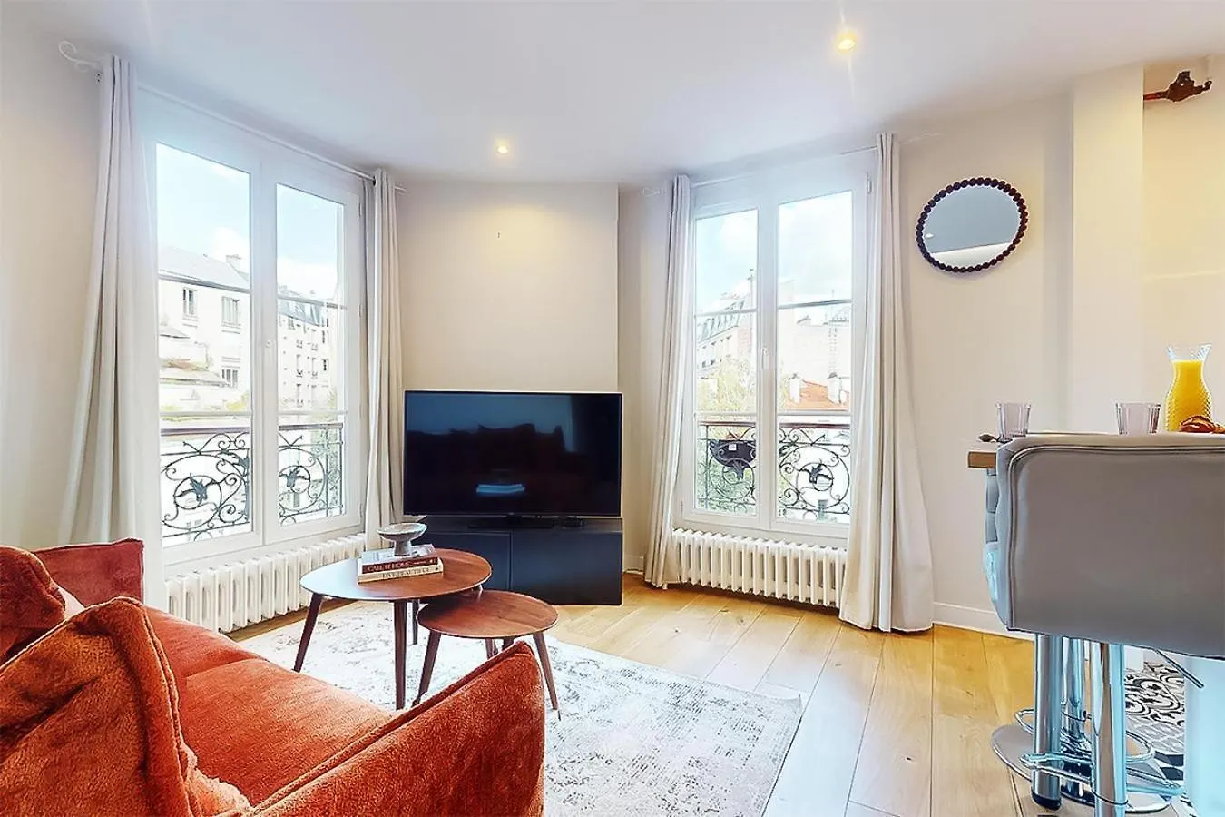 F2 Trocadero Apartment Paris