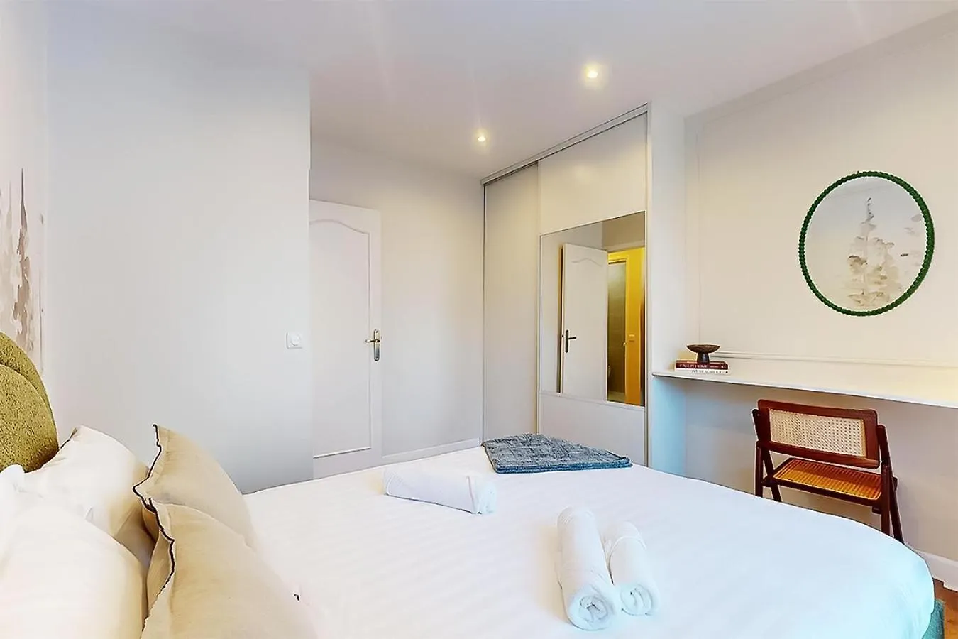 F2 Trocadero Apartment Paris France